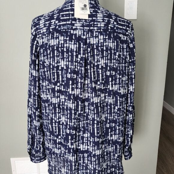 Long-Sleeve Button-Front Blouse S/P - Picture 2 of 6